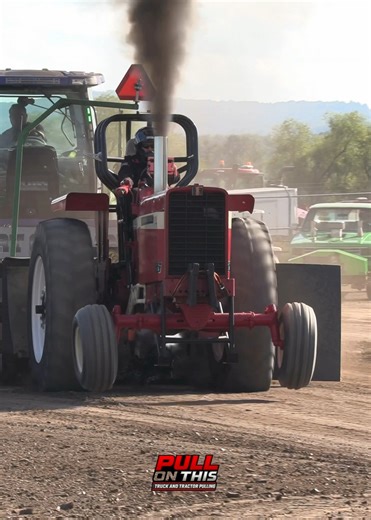1256 looking good in Addison County #international #tractor #pull | Pull on This Truck and Tractor Pulling