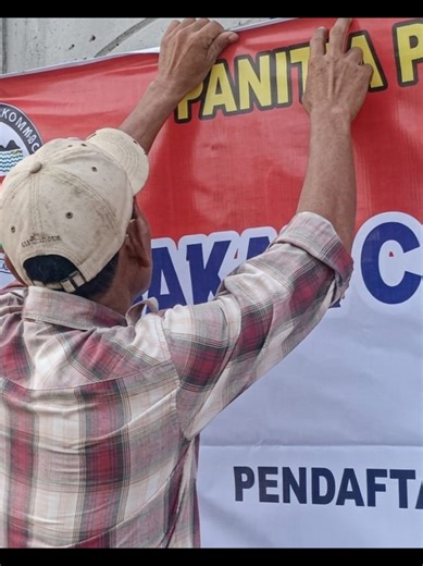 ‎PEMKAB Deli Serdang terpaksa banget nambah durasi pendaftaran Pilkades di empat desa gara-gara sepi peminat. Ada desa yang sampe detik terakhir nggak ada satu orang pun yang mau daftar jadi Kades. ‎Kabid Pemdes Dinas PMD Deli Serdang, Rismar Silaban, ngasih info kalau pendaftaran bakal dibuka lagi selama 15 hari ke depan, mulai dari tanggal 10 sampai 25 Maret. ‎ ‎Sesuai aturan main, Pilkades itu baru bisa gas pol kalau minimal ada dua calon. Kalau cuma satu atau malah zonk, nggak bisa jalan. Ka