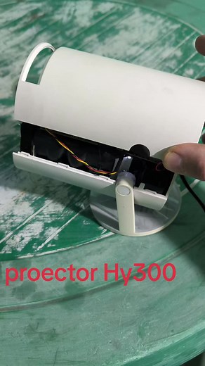 proector Hi300