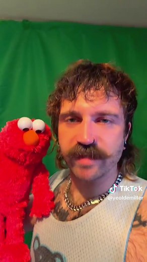 Elmo's Wake Up Song: A Cute Sesame Street Moment