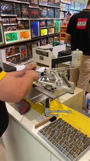 Customizing a Lego Keychain: Adding a Personal Touch to Your Accessories