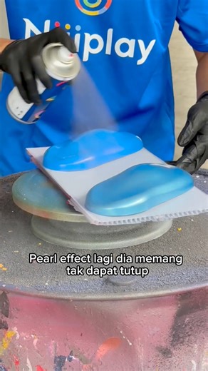 Pearl effect boleh spray atas warna metallic tak ? #fbreelsfyp #facebookreelsviral #aerosol #2kclear #tiktokguru #spraytin #tiktokmalaysia #powermaxpaints #aikkapuchong #powermaxpaintsclassroom #kelaswarna #colourclass #powermaxpaintskelas #2KPaints #colourmixing #carpaints #fyp #catkereta #2kcat #cardetailing #catbancuh #aerosolexternalinjap #metallic #pearleffect #solidcolour | Power Max Paints Sdn Bhd - 2K Paint & Auto Detailing Supply
