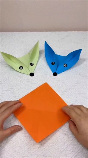 Fold a cute little fox from a single sheet of paper – it's so easy! #origami #howto #papercraft | People Crafts