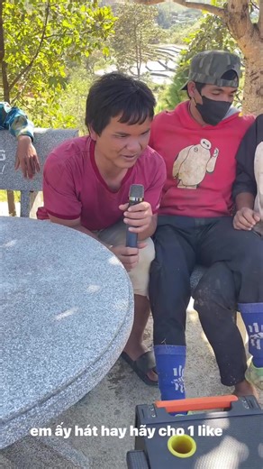 Tiếp P2. Đôi mắt a có thể k nhìn được. Nhưng giọng hát a thật sự cuốn. #xuhuongtiktok #nhạchaymỗingày #thinhhanh