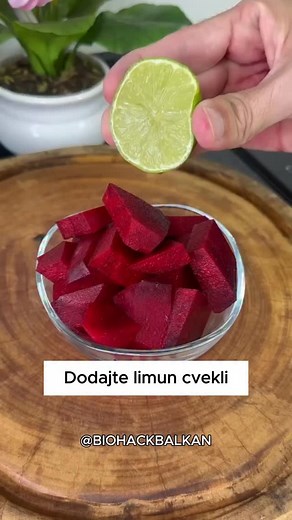 U komentar napiši “recepti” i šaljem ti više informacija o knjizi sa čak preko 1000 recepata i koja je na 40% popusta! | Biohack Balkan