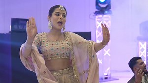 Hahah some Bollywood stuff 😘 Geet goraya Geet Goraaya #geetgoraaya #geetgorayaians #trendingreels #explorepage #keepsmiling #likeforlikes #facebookreel #reels #trend #bollywood #bollywoodsongs #dance #trendingvideo #trendingnow #trendingreel | Geet Goraaya