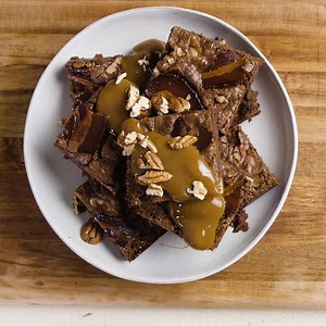 If you’ve never tried bacon in brownies, you need to try these using D'Orsogna's NEW Smokey Caramel Streaky Bacon! This indulgent treat with the smokey allure of caramel bacon bits is a heavenly combination! https://bit.ly/2RxPanb | MiNDFOOD