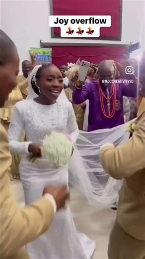 It is raining wedding! Beautiful bride danced with her flower! #wedding #shorts ‪@viralhog‬ #viral