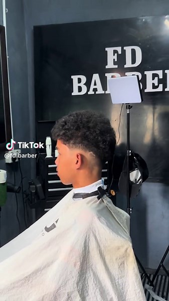 Low Fade Curly Hair: A Stylish Transformation