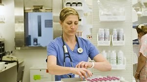 Nurse Jackie: Season 1 Episode 1 Pilot