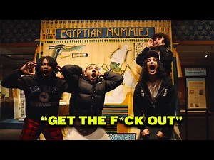 Screaming In Museums Prank !