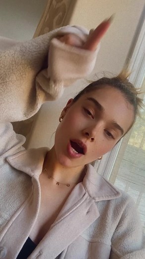 Hailee Steinfeld (@haileesteinfeld)’s videos with Coast - Hailee Steinfeld