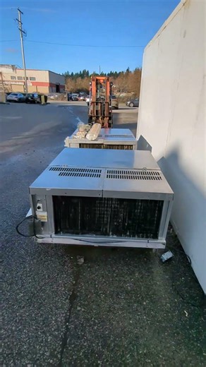 Lot 2 - 97" x 181" Norbec Walk-In Cooler & Freezer Combo with Refrigeration