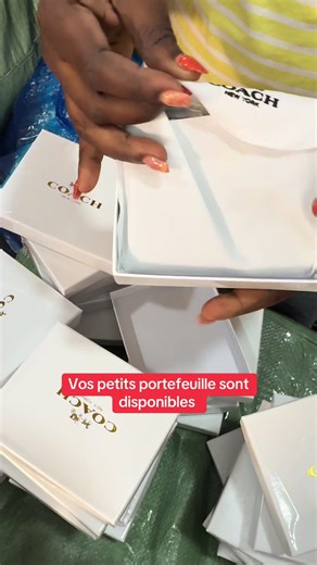 Vos petits portefeuilles plats sont disponibles en boutique #portefeuille #portemonnaie #venteenligne #pourtoi #abidjan225🇨🇮