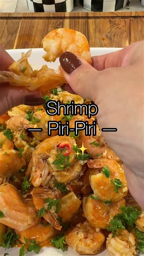 Delicious Piri-Piri Shrimp Recipe with Garlic and Wine