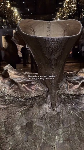 historytv8tins on Instagram: "The Dress That Forced You to Stand Like a Queen (Literally) 👑 What you’re looking at is the Grand Habit de Cour—the most formal garment in 18th-century Europe. In the court of Louis XIV and Louis XV, fashion wasn’t a choice; it was a law. If you were invited to the King’s circle, you didn’t just “wear” this dress. You were built into it. The extreme conical shape wasn’t meant to mimic a natural human This is a “stiff-bodied” gown. Unlike typical dresses of the time