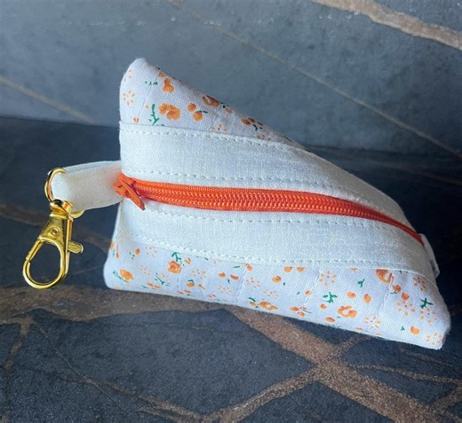 Handmade Twisted Triangle Coin Pouch-floral Geometric Keychain Purse-4.5" Quilted Pyramid Bag-small Earbud Case-orange Flower Trinket Pouch - Etsy
