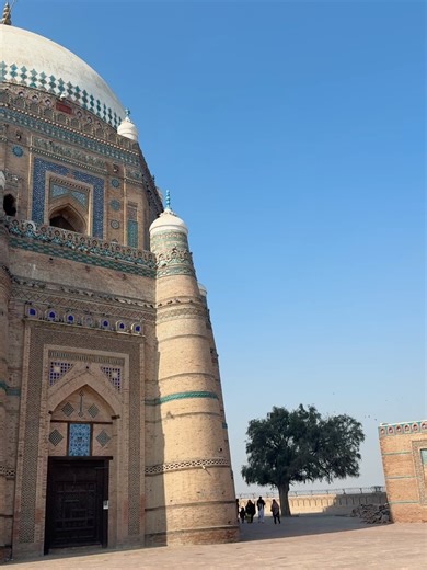 The Lord Rivers, Etc. Etc. on Instagram: "The Tomb of the Sufi Saint Shah Rukn-e-Alam - built in 1324. Reminiscent of Central Asia with its teal tile work, geometric patterns, and stout stone walls it stands as a shining example of pre-Mughal architecture from the Tughlaq Dynasty - the Indo-Turkic rulers of the Delhi Sultanate in the 12th century. It sits atop a hill amidst the walls of Multan Fort, overlooking the city. 🕌 #pakistan #multan #history #sufi"