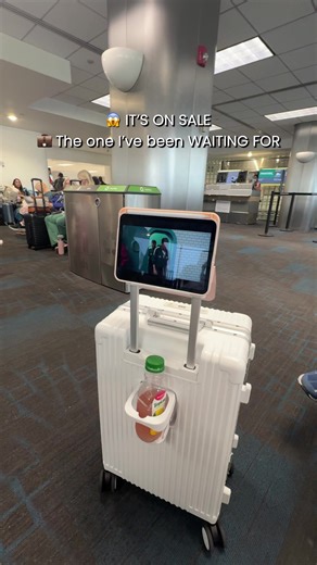 "Literally the biggest travel-hack. Flying is so incredibly smooth now, I just speed through the airport! - Katie H. ⭐⭐⭐⭐⭐ The All-in-One Carry On:  Front Laptop Pocket  Charge On The Fly 磻 Hidden Cup Holder  Sleek Phone Mount ✔️ Lifetime Warranty As soon as the inventory lands in our warehouse we’re sold out in a week - be ready for your next trip! Shop the sale before we sell out again at nobltravel.com | Best Travel Finds | Facebook