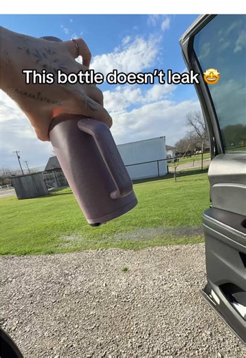 Leakproof water bottle test. The BrüMate Era Flip is designed for people who want a spill-proof insulated bottle that keeps drinks cold all day and fits into busy routines. @BrüMate #brumate #waterbottle #hydrationhack #everydaycarry #tiktokshopfinds