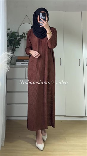 Stylish Ironless Dress Split Design for Muslim Women