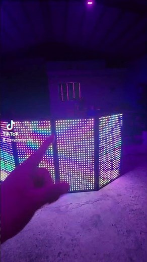 LED PIXEL CABIN THAT PLAYS 2048 pixel videos with real-time control