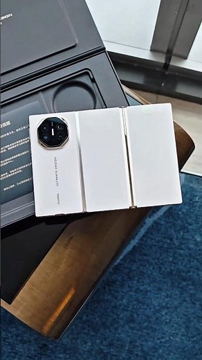 Huawei Mate XTs Tri-Fold Ultimate Design 5G Smartphone