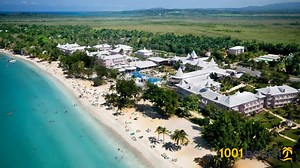 血腥湾 海滩 (Bloody Bay beach)