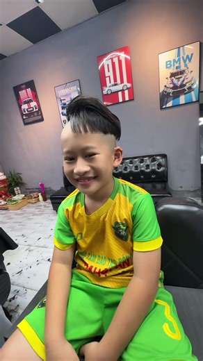 Hùng Long Mộng Gà: Xu Hướng TikTok Mới Nhất