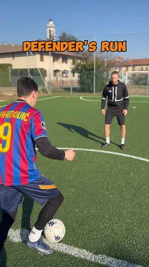 239K views · 10K reactions | ⚡️DEFENDER'S RUN: Don't run backwards. Stay on one side and make sure that you try to get the ball at the right time. #football #futebol #technique #coach | coachmarcocosta | Facebook