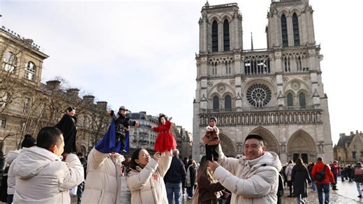 Artists from China's Fujian Province brought a selection of traditional Chinese theater pieces to France, aiming to boost Franco-Chinese cultural exchanges. #China #France #theater | China Xinhua News