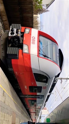 The train CityJet ÖBB in Riedenburg, Austria 🇦🇹 #siemens #cityjet #railway #train #bahn #zug #öbb