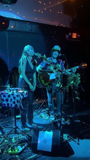 “It Ain’t Me Babe” singing with Thea at Club Tee Gee