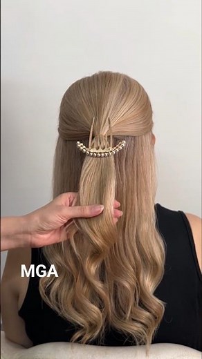 Instant Glam Look Using a Decorative Hair Comb