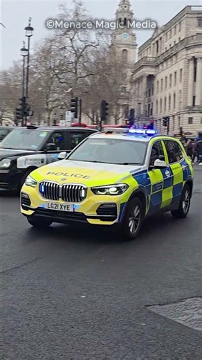 Armed Met Police Responding In Central London!
