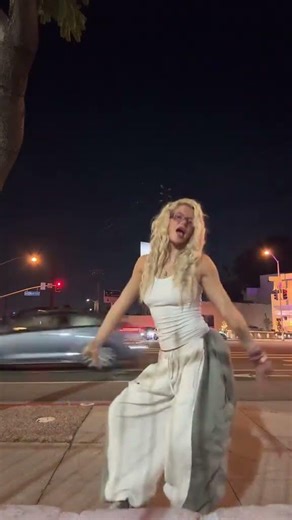 Skye Newman - SWING MY WAYYYYYYY #skyenewman #shorts #swingmyway