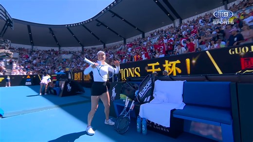 Putintseva twerks in front of booing Turkish fans