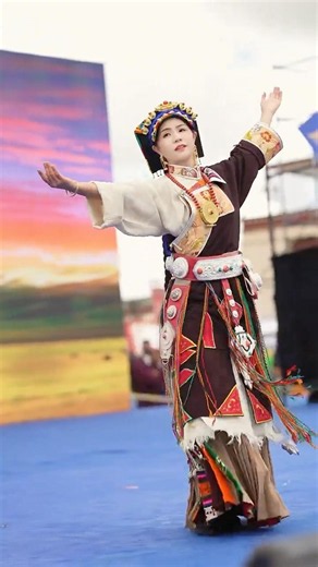 Yongji, the Tibetan dance goddess, graceful Tibetan dance