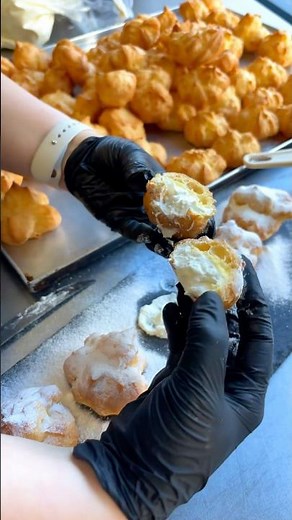 Cream Puffs - light and airy pastry shells filled with smooth, creamy custart and whipped cream. ✨