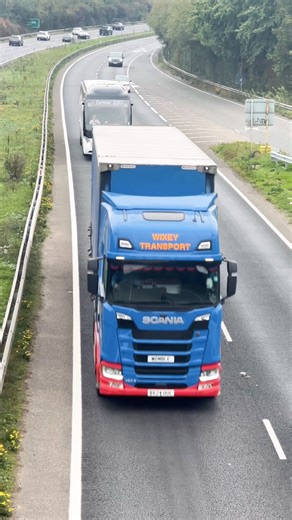 Beautiful Scania Truck and White Bus UK 🚛🚌 #ScaniaTruck #UKTransport