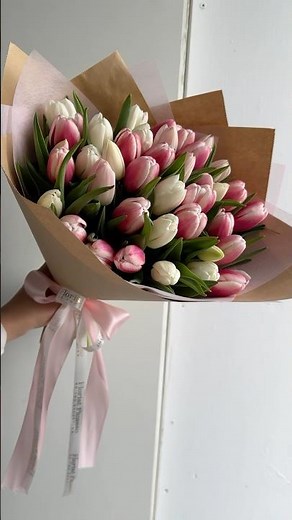 EASY✨How to wrap flowers/ tulips in craft/ brown paper for Valentine’s Day FLOWER WRAPPING TUTORIAL