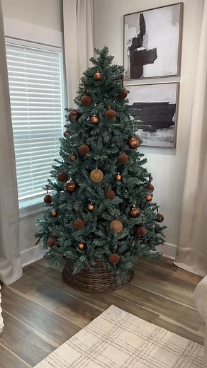 88K views · 338 reactions | Decorate my Christmas tree with me!✨﫶 #christmas #christmastree #christmas2025 #christmascountdown #christmasdecor #decoratewithme #christmasdecorating #christmas #satisfyingvideo #holiday #holidaydecor #christmastreedecorating✨ | Beautiful House II | Facebook