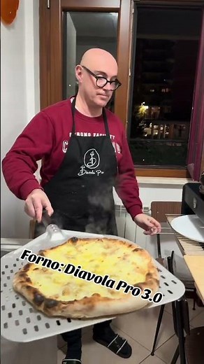 Pizza tonno e cipolla col Diavola Pro 3 ‪@Diavolapro3.0‬ #pizza #itspizzatime #pizzalover