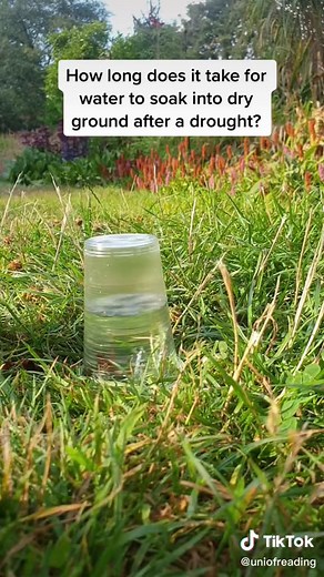 In this quick experiment Dr Rob Thompson from our Department of Meteorology shows that it takes longer for water to soak into really dry ground which means flash floods after a drought could be dangerous. #UniversityOfReading #ReadingUni #ClimateScience #Meteorology