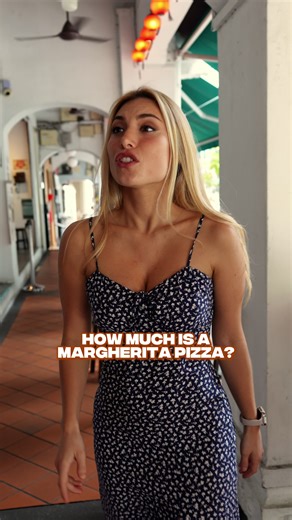 Hilarious Restaurant Moments You Can't Miss! 🤣