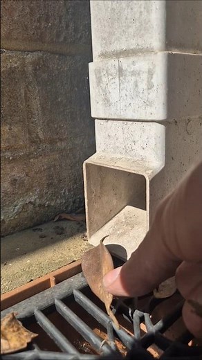 The Leaf Test – My Go-To Trick for Blocked Downpipes!