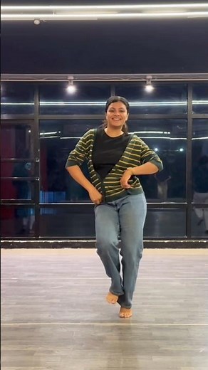 How to dance on Cham cham dance cover #choreography #dance #choreographed #youtubeshorts