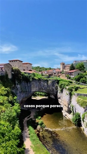 Uno de los pueblos más bonitos de España💚 #castillayleon #burgos