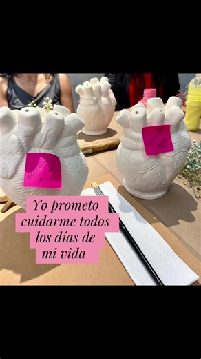 ✨ Taller de Kintsugi: Sanar y Reconstruir desde las Grietas ✨ ¿Y si tus heridas no fueran algo que ocultar, sino algo que honrar? El Kintsugi, arte japonés de reparar con oro, nos enseña que las grietas forman parte de nuestra historia… y también de nuestra belleza. Te invito a vivir un espacio íntimo y significativo donde podrás conectar contigo, resignificar tus experiencias y transformar tus “fracturas” en algo valioso. 🗓 Fecha: 30 de mayo ⏰ Hora: 10:00 a.m. 📍 Lugar: Quito 💛 ¿Qué incluye e