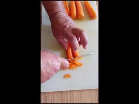 Comment couper une carotte rapidement et finement | Cuisine en pratique